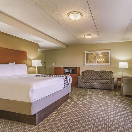 La Quinta By Wyndham Cleveland Airport West North Olmsted Exterior foto