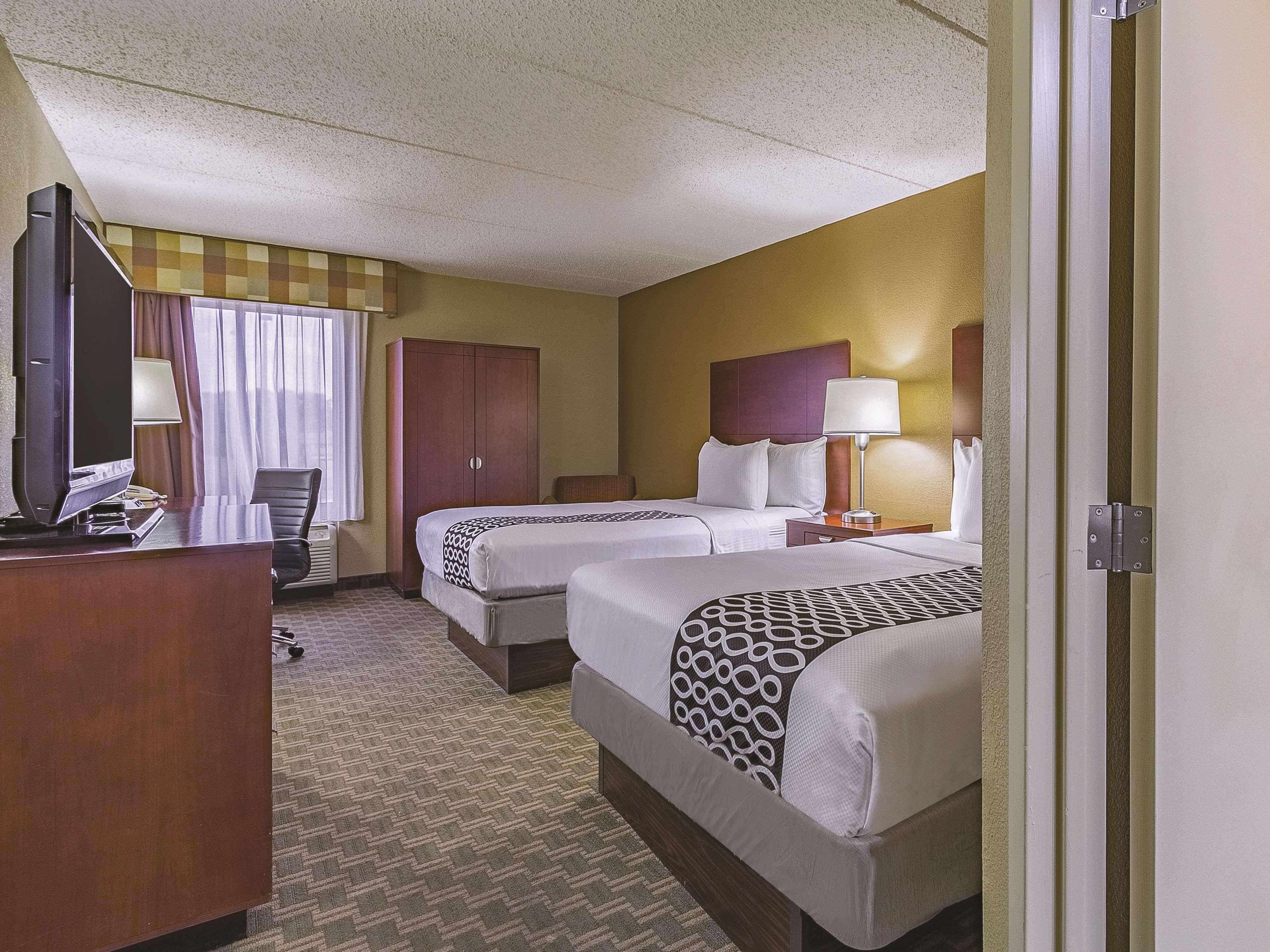 La Quinta By Wyndham Cleveland Airport West North Olmsted Exterior foto