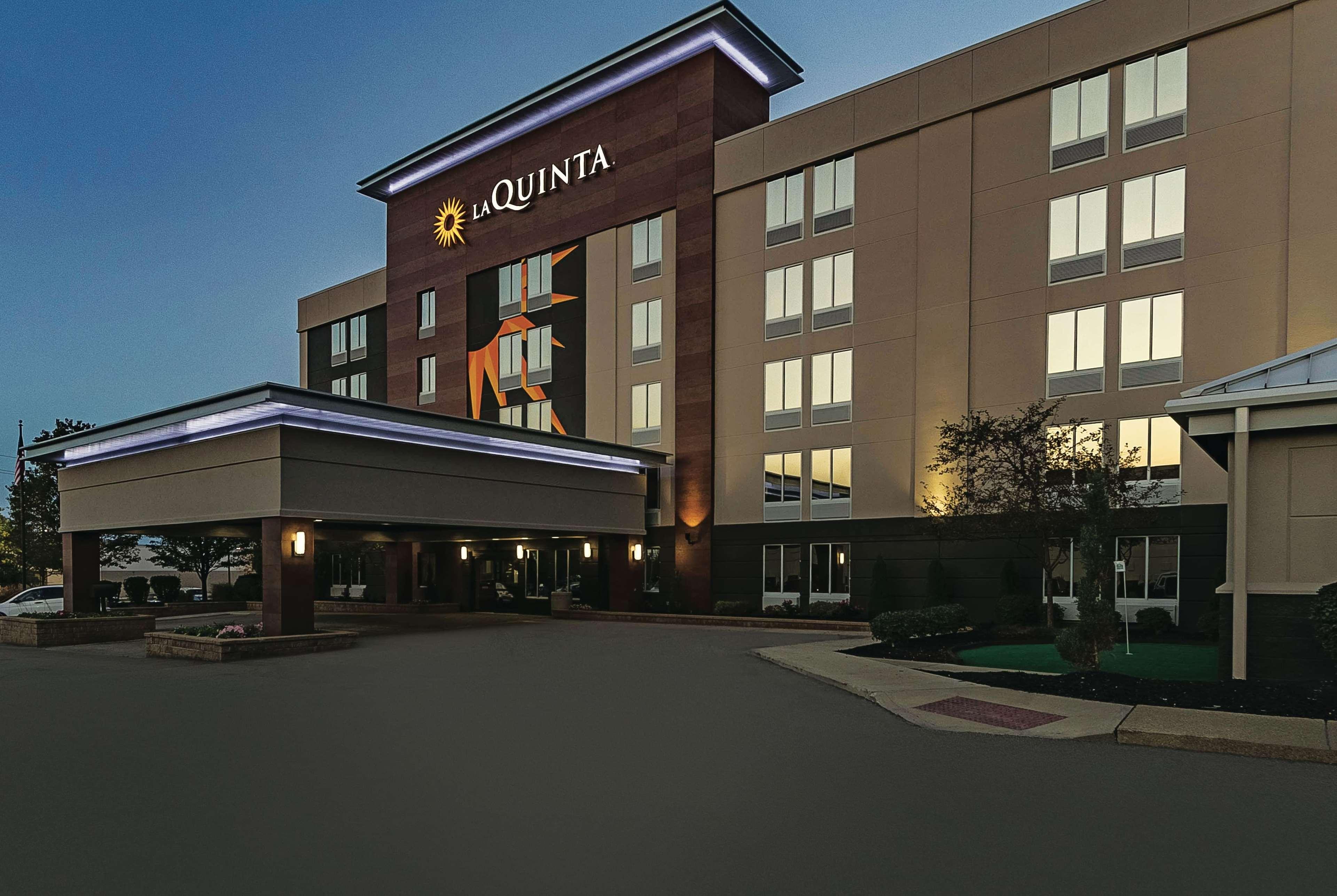 La Quinta By Wyndham Cleveland Airport West Hotel North Olmsted Exterior foto