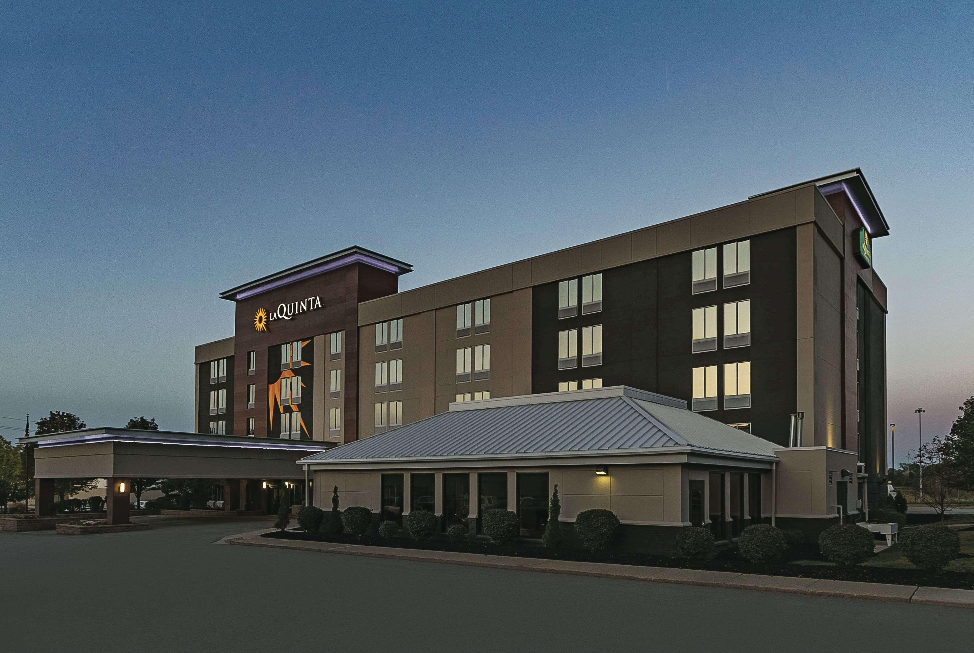 La Quinta By Wyndham Cleveland Airport West Hotel North Olmsted Exterior foto