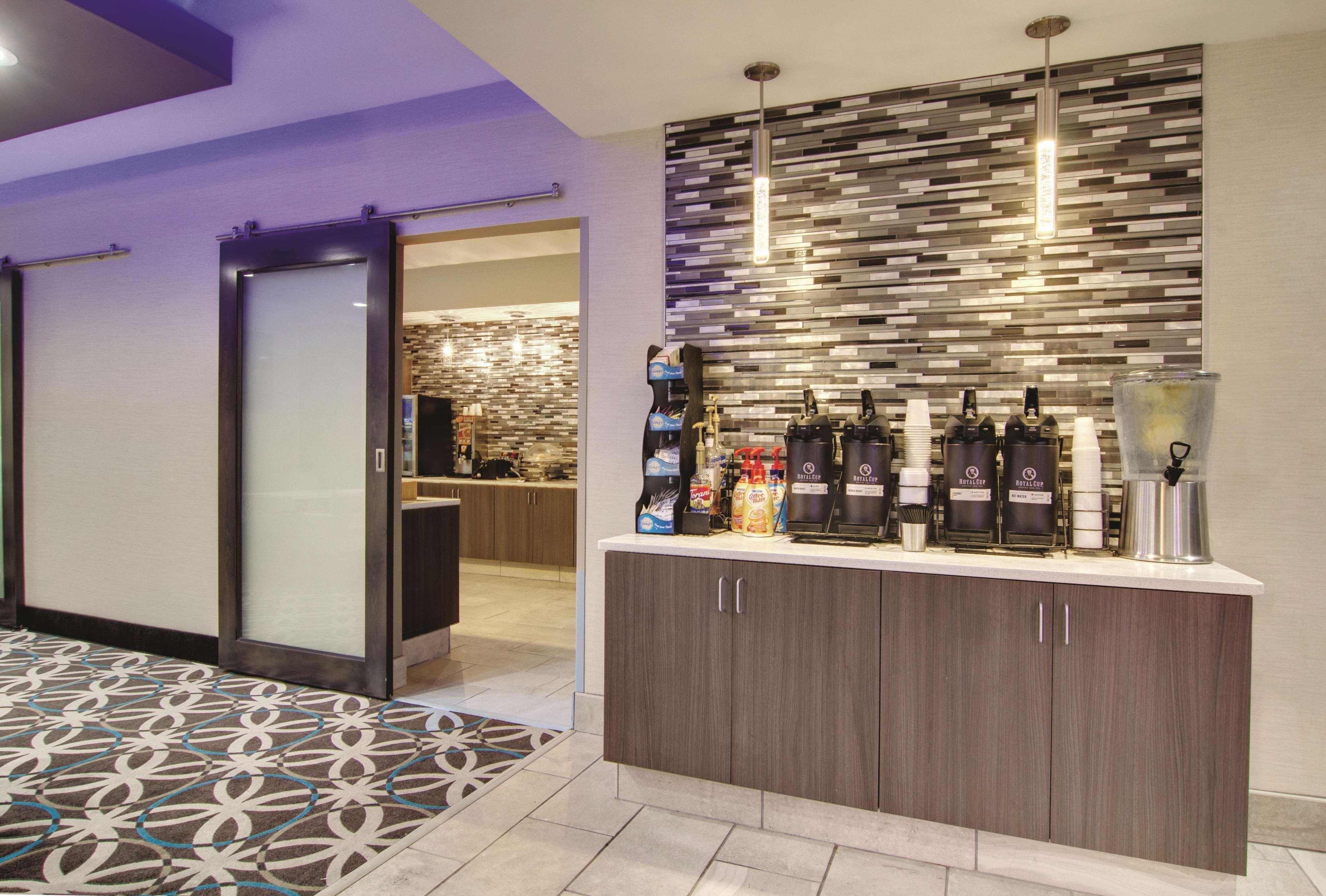 La Quinta By Wyndham Cleveland Airport West North Olmsted Exterior foto
