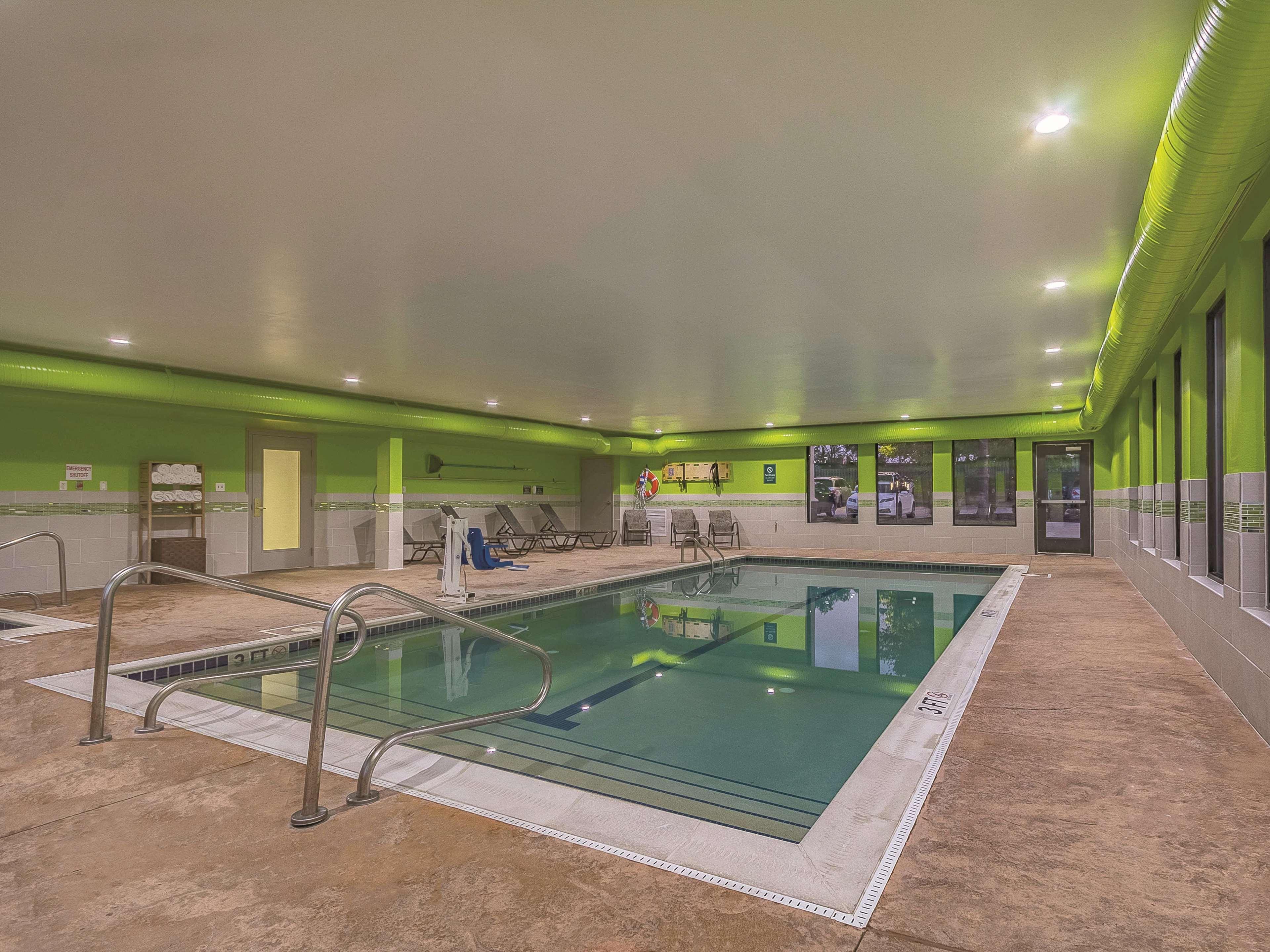 La Quinta By Wyndham Cleveland Airport West North Olmsted Exterior foto