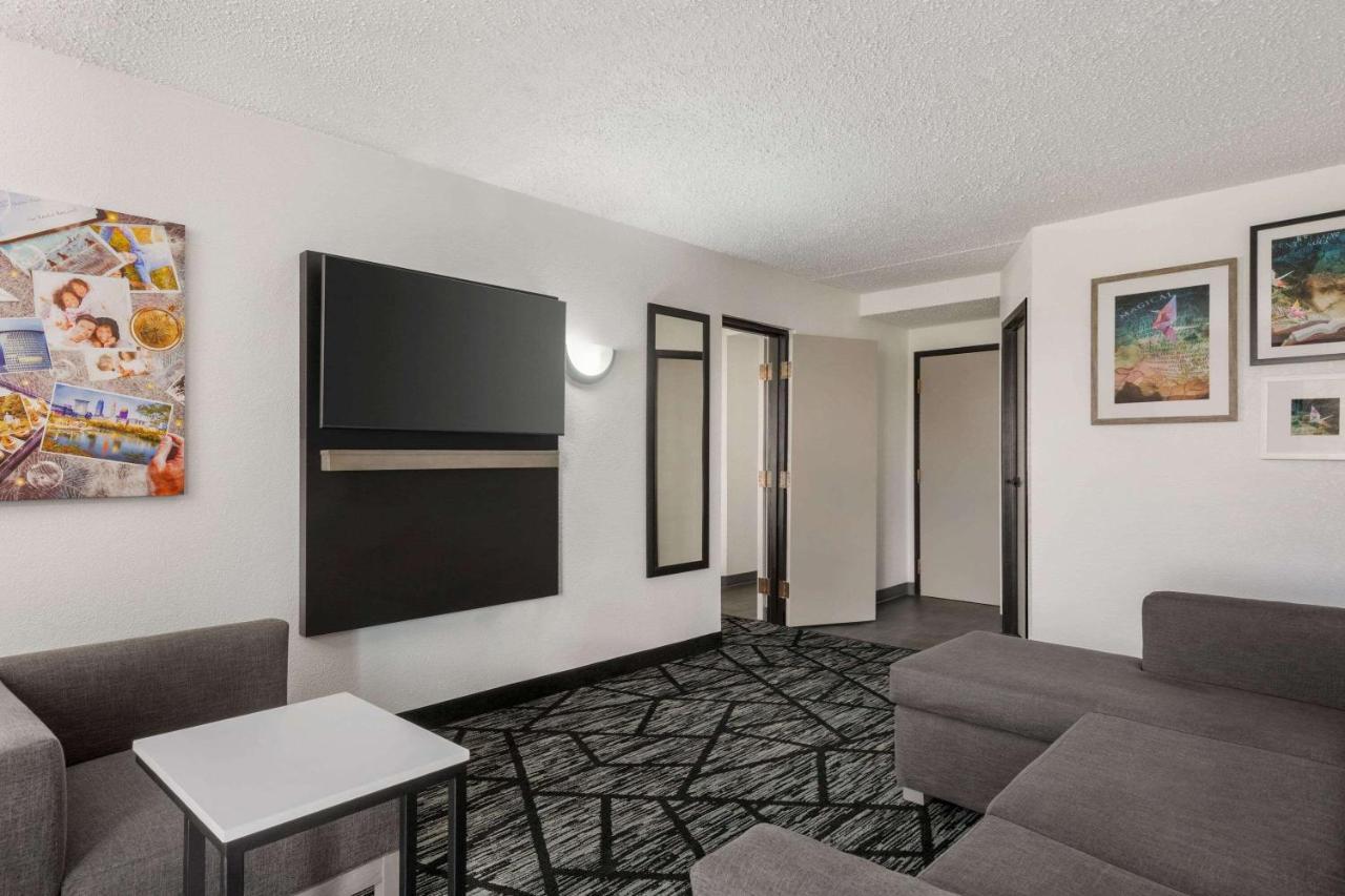 La Quinta By Wyndham Cleveland Airport West North Olmsted Exterior foto