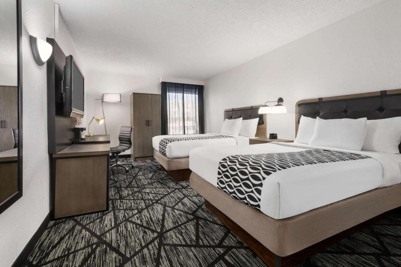 La Quinta By Wyndham Cleveland Airport West North Olmsted Exterior foto