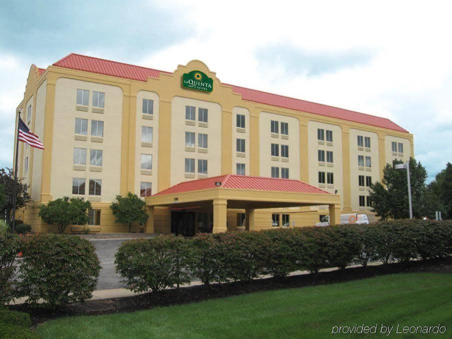 La Quinta By Wyndham Cleveland Airport West North Olmsted Exterior foto