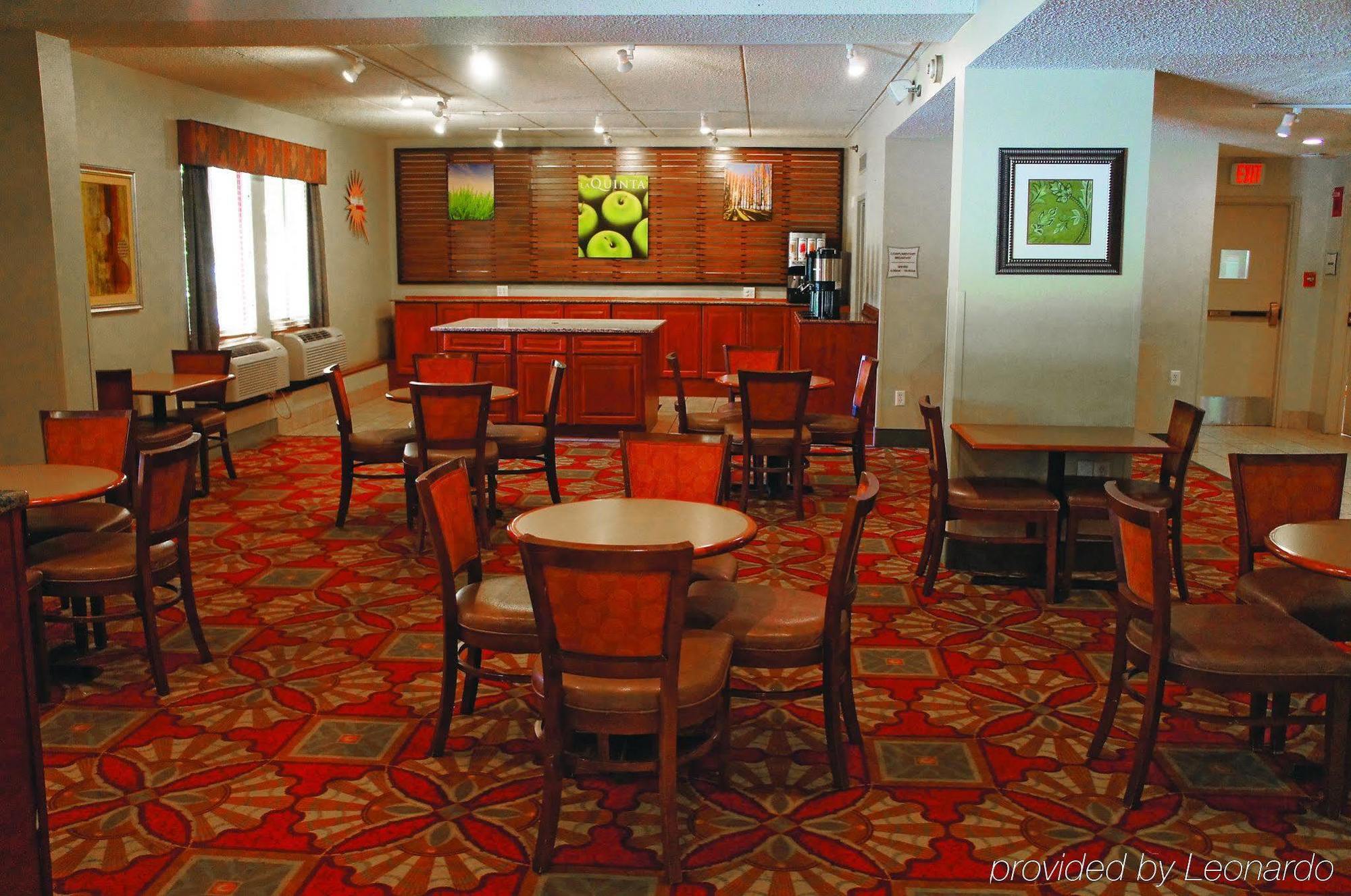 La Quinta By Wyndham Cleveland Airport West North Olmsted Exterior foto